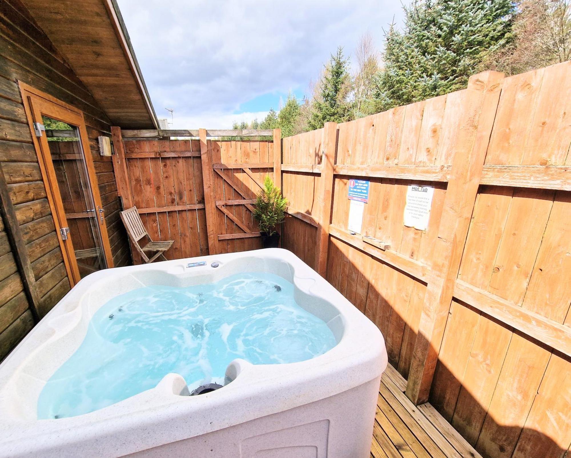 KeltyOchil 9 With Private Hot Tub - Fife - Loch Leven - Lomond Hills - Pet Friendly别墅 外观 照片