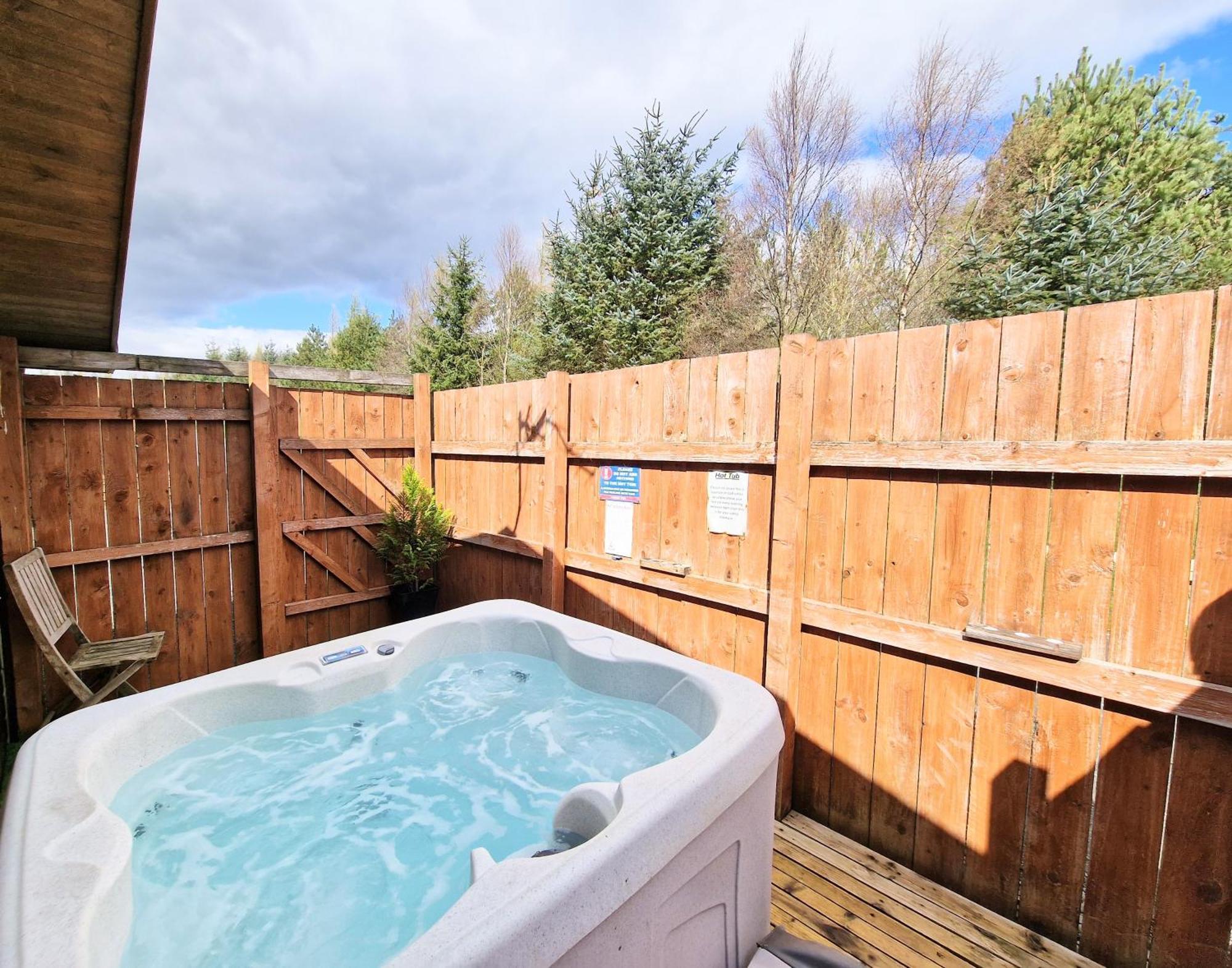 KeltyOchil 9 With Private Hot Tub - Fife - Loch Leven - Lomond Hills - Pet Friendly别墅 外观 照片